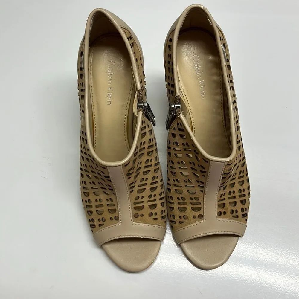 Calvin Klein 3.5” Beige Tan Peep Toe Zip Up Breathable Heels- 6M